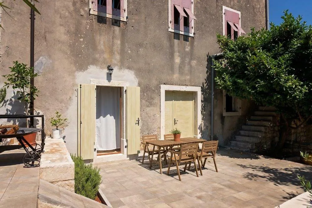 Old Town Studio And Apartment Vrsar